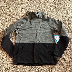 Gray and Black Columbia Rosemont station lightweight Pullover Sz small. NWT